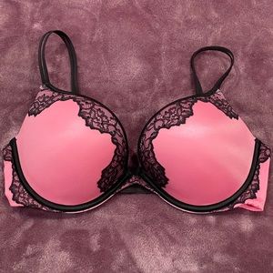 Victoria’s Secret Very Sexy Pink & Black Lace Bra